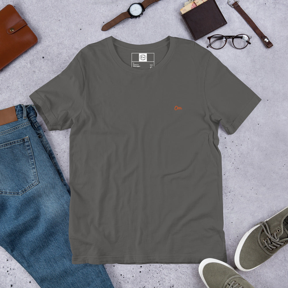 Om Vibrante: Camiseta de Lujo con Diseño Trascendental