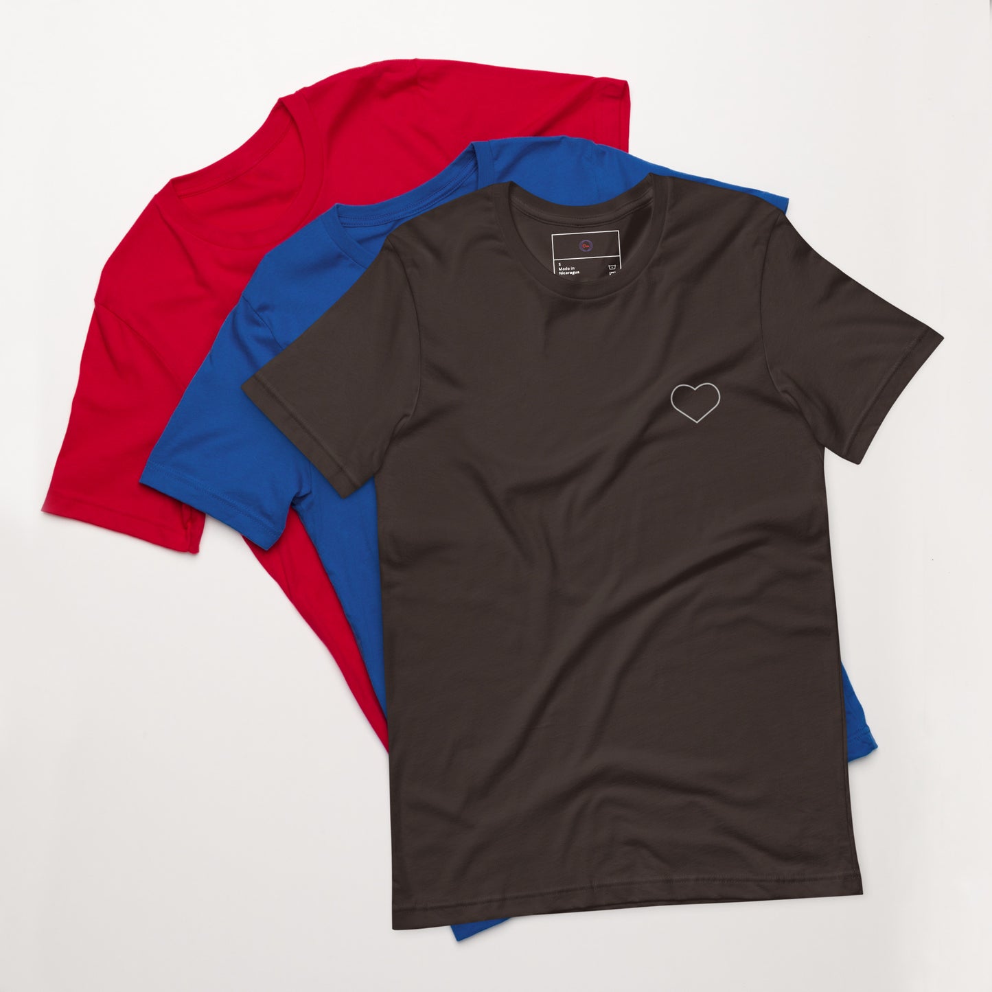 Corazón Latente: Camiseta Elegante con Diseño de Corazónv