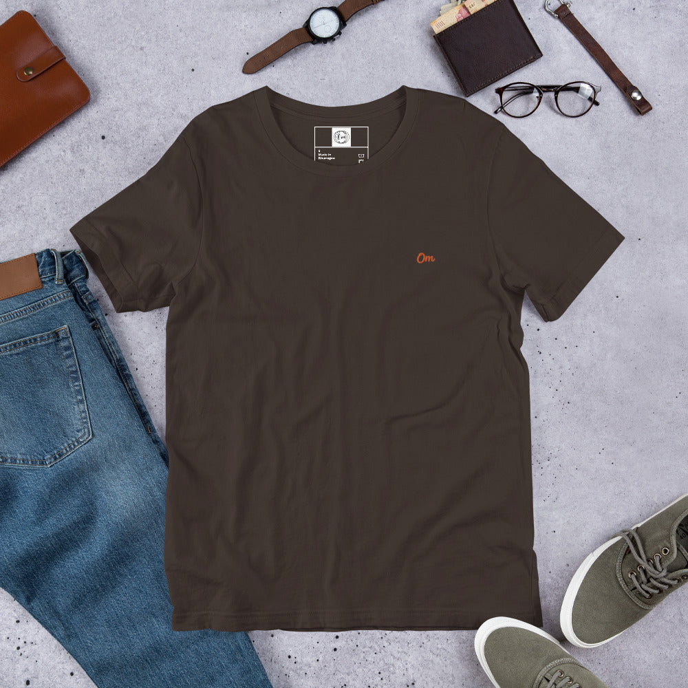 Om Vibrante: Camiseta de Lujo con Diseño Trascendental