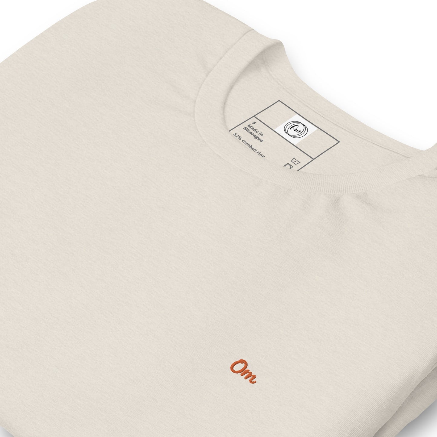 Om Esencial: Camiseta Premium con Diseño Sutil