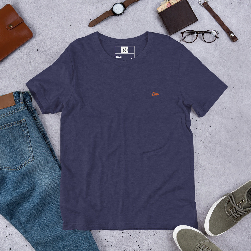 Om Vibrante: Camiseta de Lujo con Diseño Trascendental