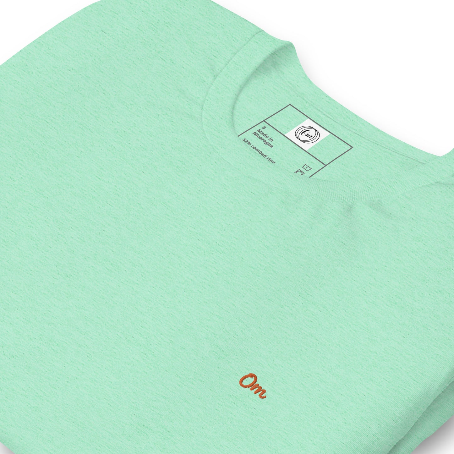 Om Esencial: Camiseta Premium con Diseño Sutil