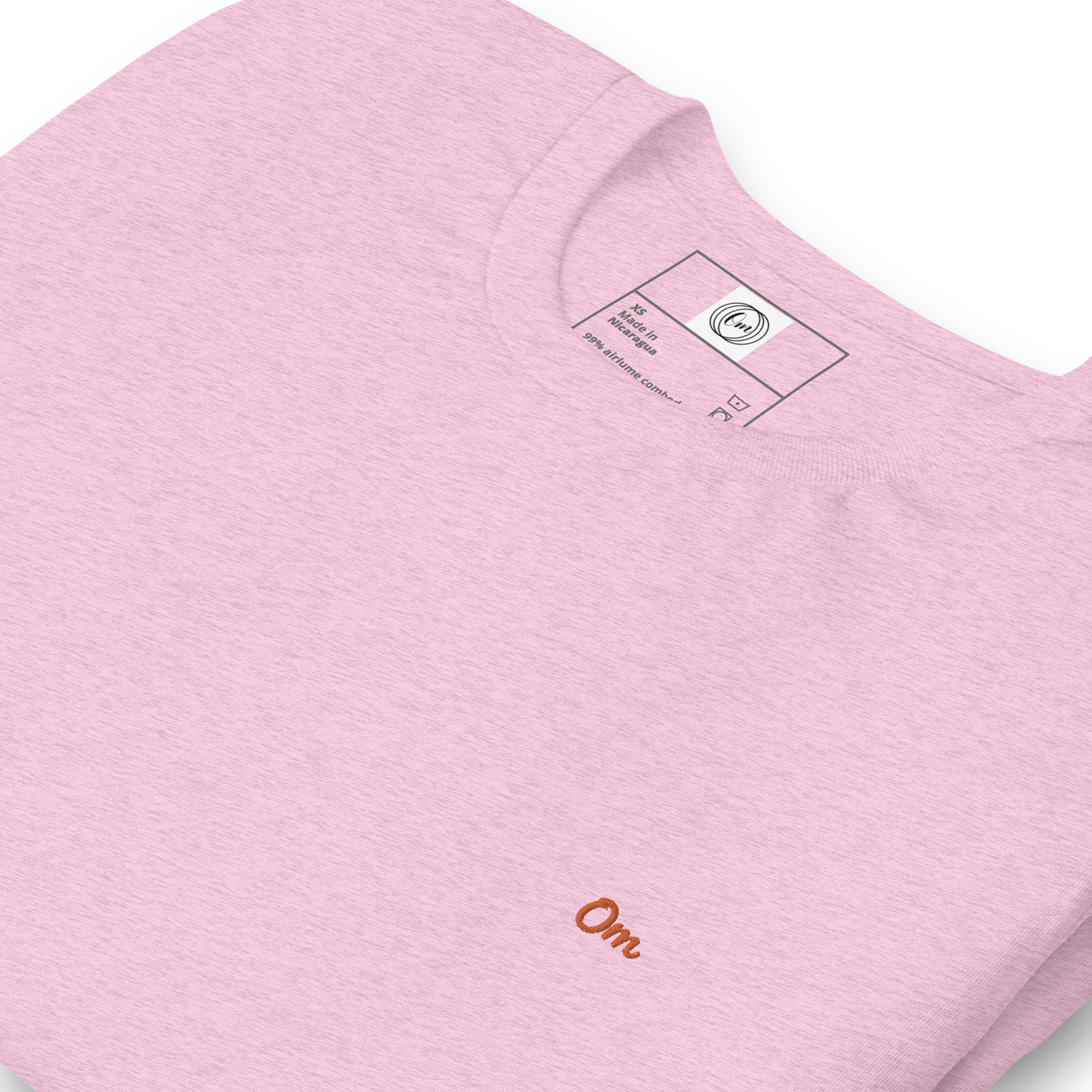 Om Esencial: Camiseta Premium con Diseño Sutil