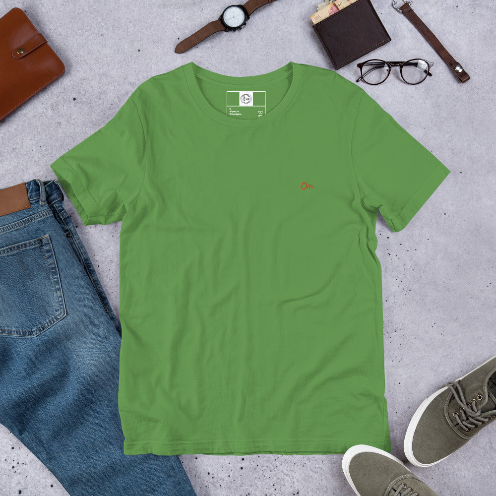 Om Vibrante: Camiseta de Lujo con Diseño Trascendental