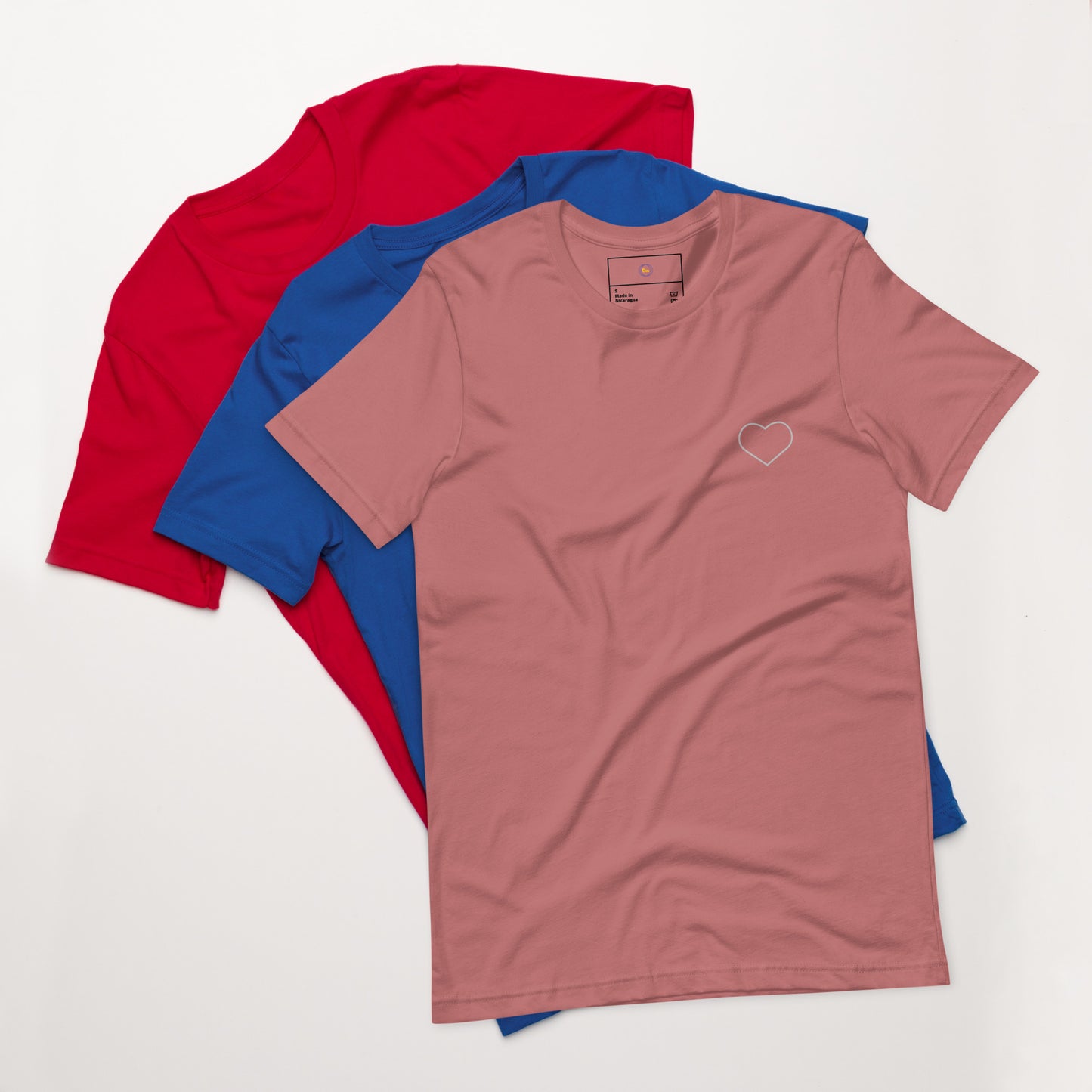 Corazón Latente: Camiseta Elegante con Diseño de Corazónv