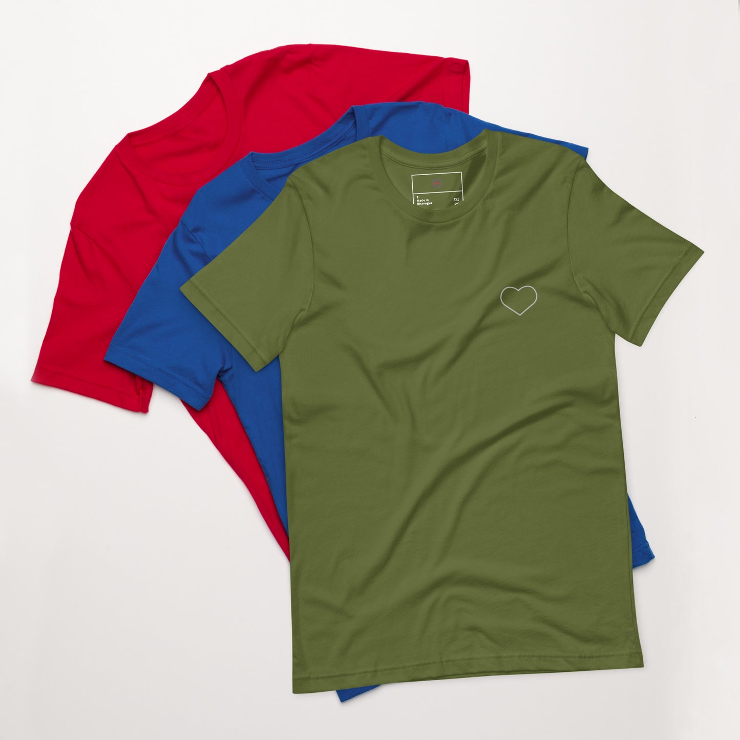 Corazón Latente: Camiseta Elegante con Diseño de Corazónv