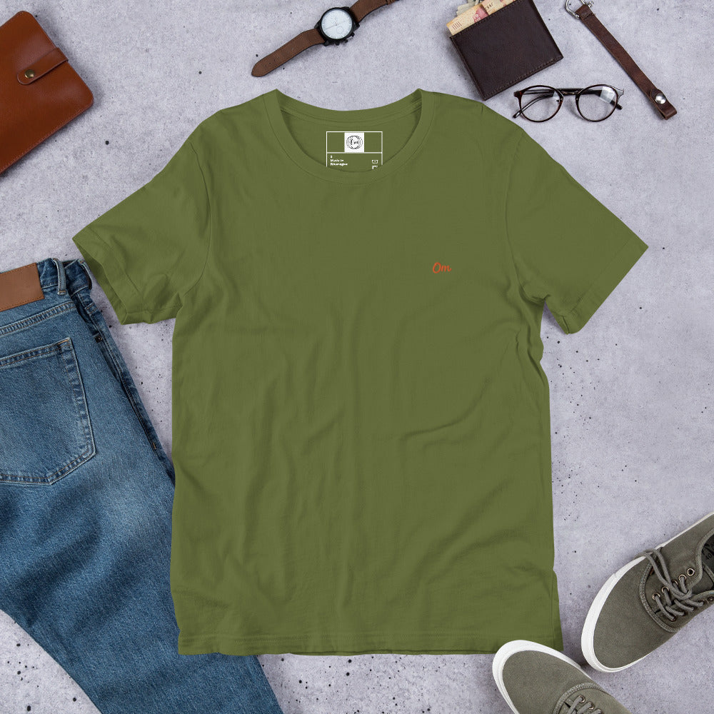 Om Vibrante: Camiseta de Lujo con Diseño Trascendental