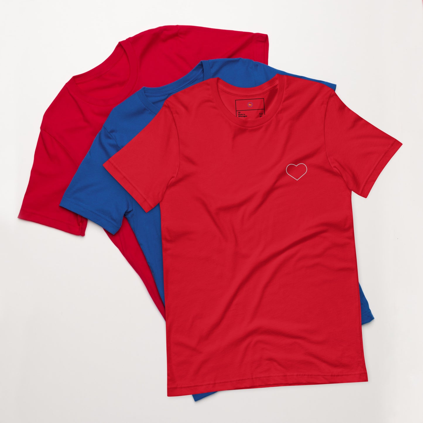 Corazón Latente: Camiseta Elegante con Diseño de Corazónv
