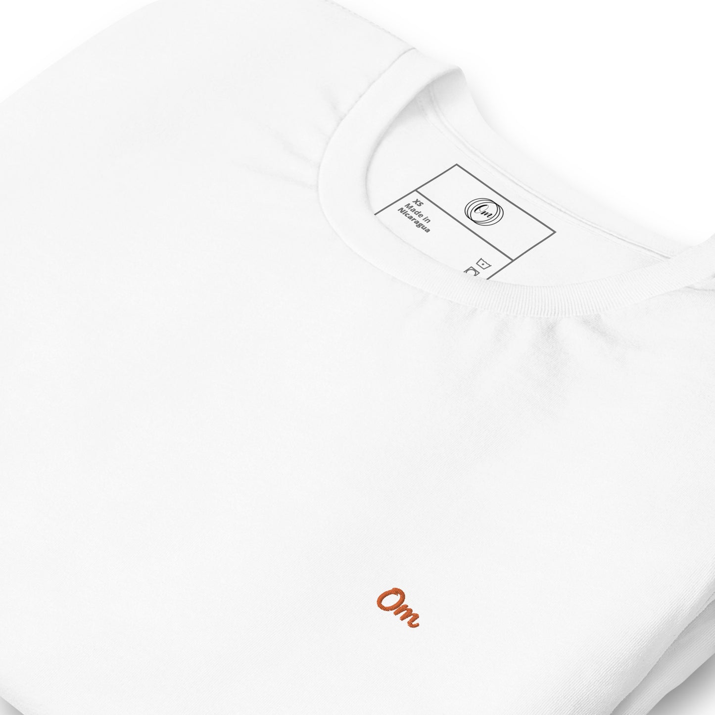 Om Esencial: Camiseta Premium con Diseño Sutil