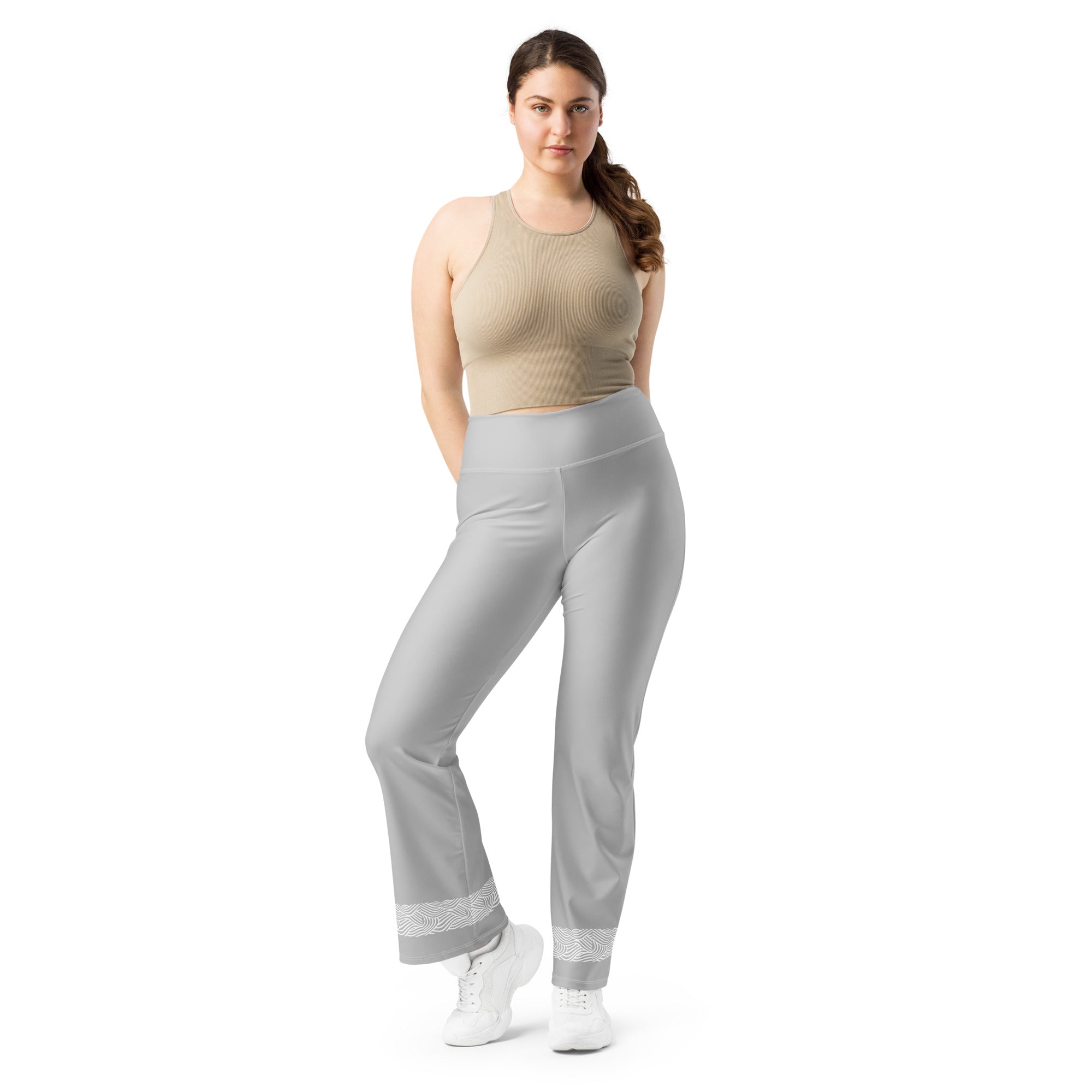 Leggings acampanado plata con decoraciones en blanco
